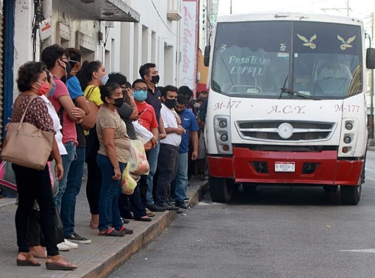 Transportistas piden mayores subsidios: no hay para el combustible