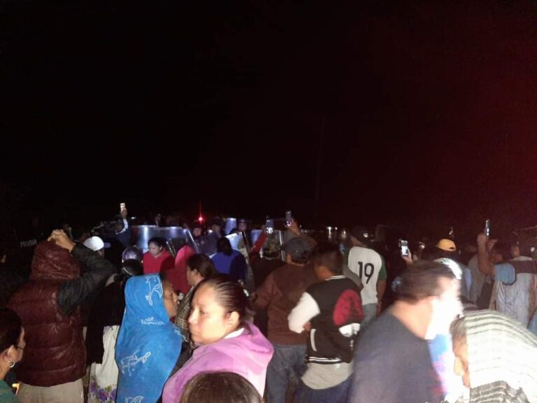 Policías de Yucatán desalojan con violencia a pobladores de Yucatán tras bloqueo en granja