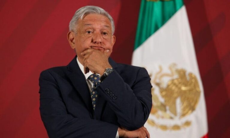 Reitera AMLO que descarta cubrebocas; «lo mejor es la sana distancia»