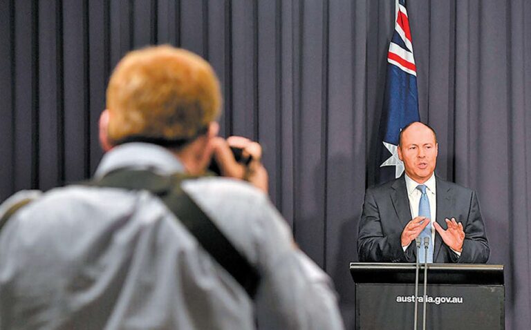 Facebook se rebela por código y bloquea noticias australianas