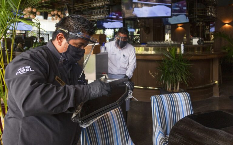 Salen 2.5 millones de personas de la fuerza de trabajo en enero: Inegi