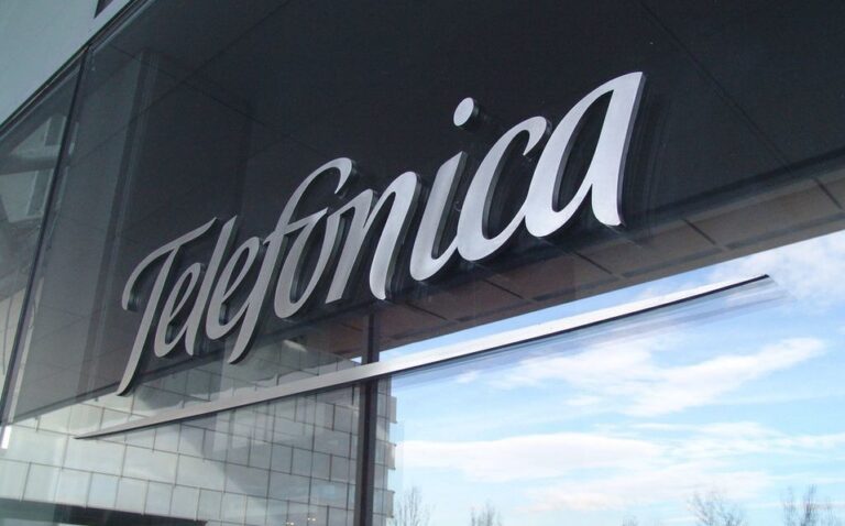 Telefónica recompra bonos híbridos por 758 millones de euros