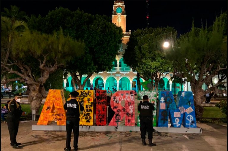 Mujeres exigen despenalizar el aborto en Yucatán