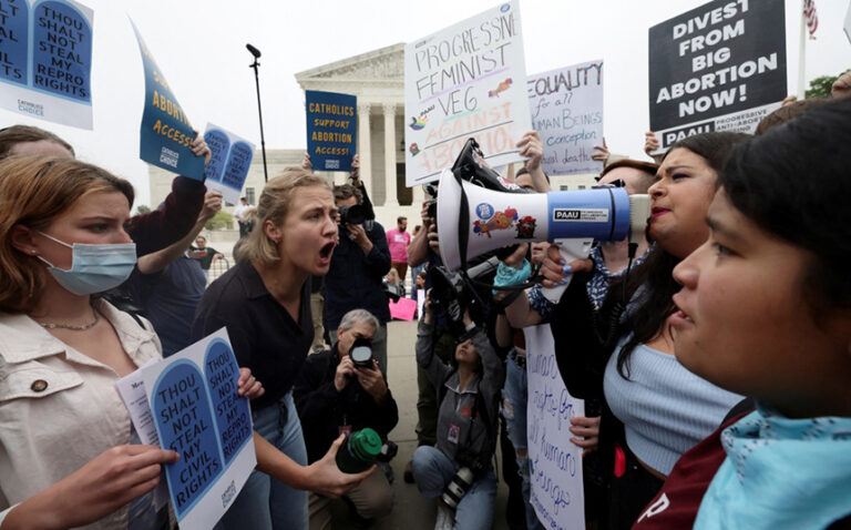 Biden pide a votantes defender el derecho «fundamental» al aborto en EU