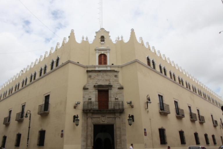 Prepas y facultades de la UADY regresen a clases presenciales en enero