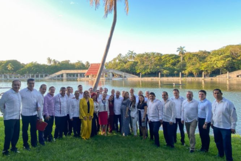 Samuel García y su foto con AMLO y Cuauhtémoc Blanco en reunión de Conago