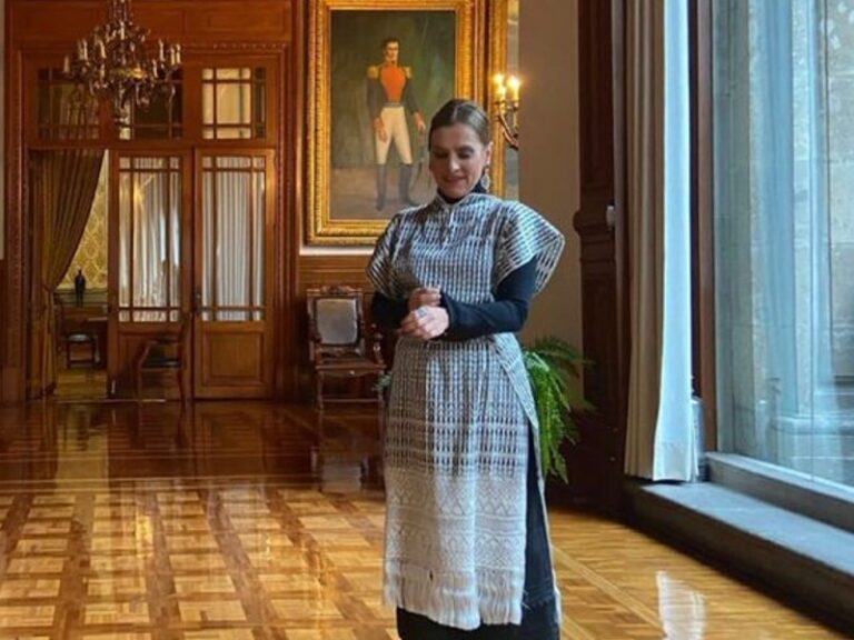 Cibernautas comparan Outfit de Beatriz Gutiérrez Müller con el de mesera de Sanborns