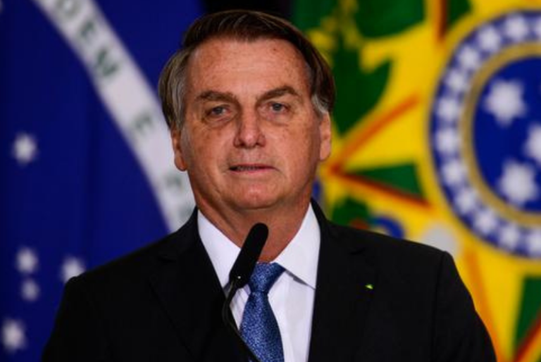 Hospitalizan de emergencia a Jair Bolsonaro, presidente de Brasil