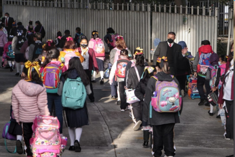 Puebla descarta retomar clases virtuales ante aumentos de casos COVID en escuelas