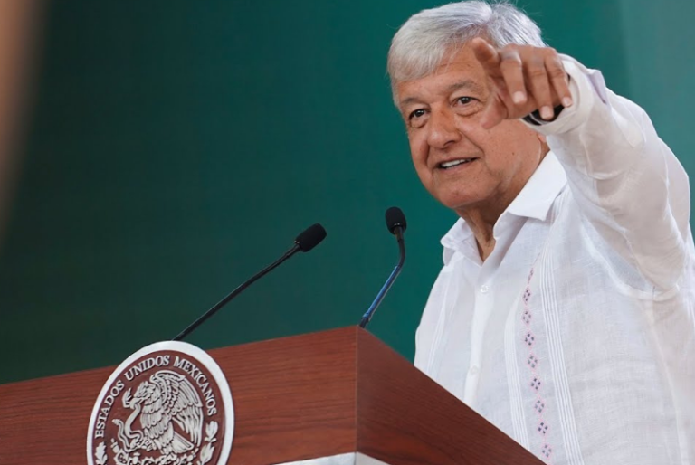 AMLO anuncia servicio de taxis aéreos de Polanco al aeropuerto en Santa Lucía