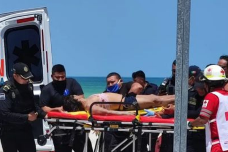 Hombre muere camino al hospital luego de ser rescatado del mar de Progreso