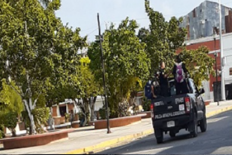 Motuleños protagonizan pelea junto a Palacio Municipal; no hay detenidos: VIDEO