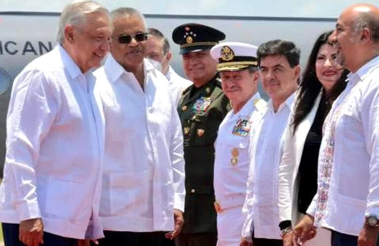 AMLO llega a Belice en tercer día de gira por Centroamérica y el Caribe