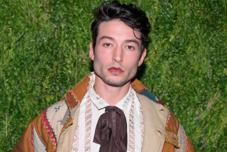 Filtran imágenes del arresto de Ezra Miller, actor de «The Flash»,  en Hawái