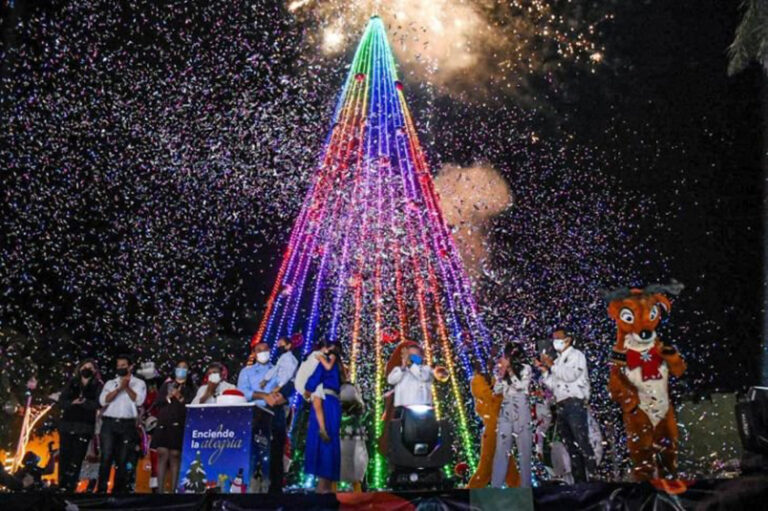 Grupos morenistas acusan al Ayuntamiento de Mérida por colocar nacimiento de Navidad