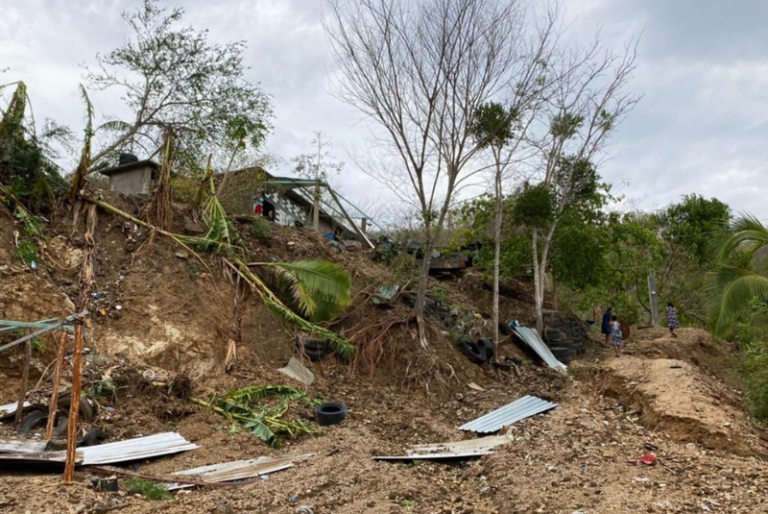 Aún hay cinco desparecidos en Oaxaca tras paso del Huracán Agatha