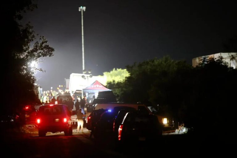 Aumenta a 27 los migrantes mexicanos muertos tras ser abandonados en tráiler en San Antonio