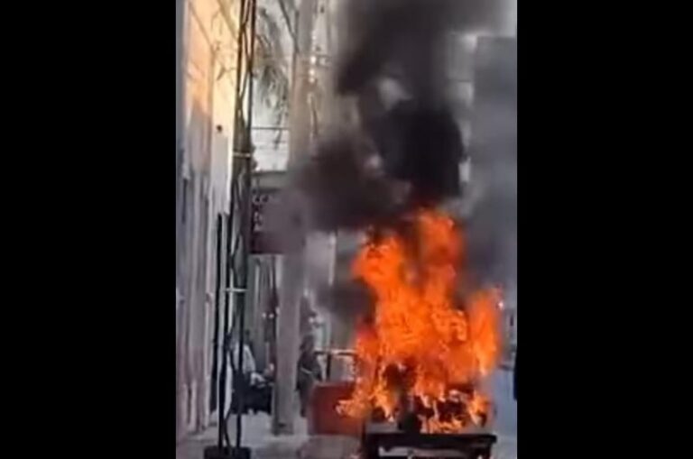 Arde «vochito» en el Centro de Mérida