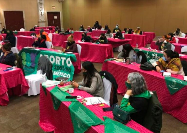 Mexicanas ayudan a abortar a mujeres en Estados Unidos