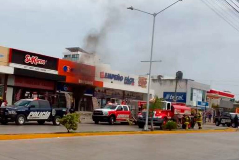 Se incendia casa de empeño en Playa del Carmen