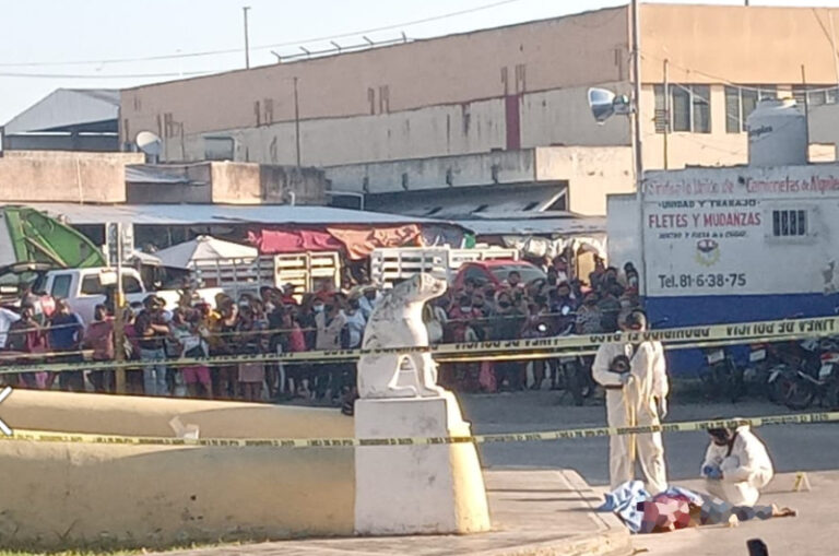 Mujer muere tras ser asesinada por su pareja en la Central de Abastos de San Francisco de Campeche