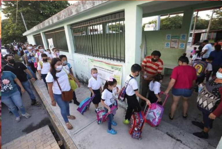 Más de 400 mil estudiantes regresaron a las aulas este lunes en Yucatán