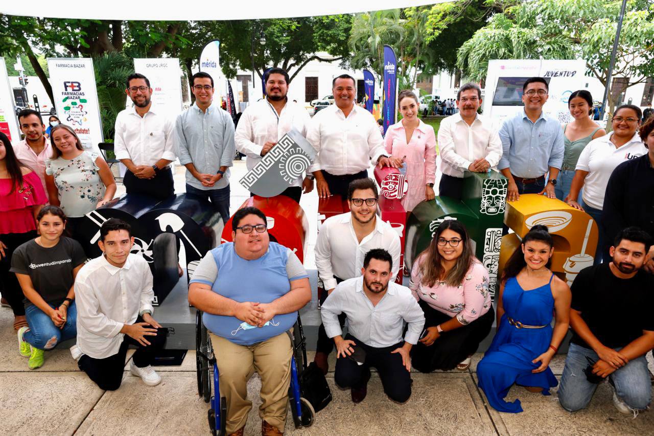 Becas y Bolsa de Trabajo 2022-08-12 at 3.50.40 PM