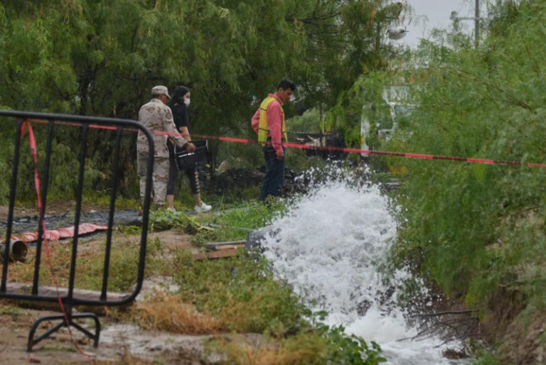 Filtración de agua en pozos complica rescate de mineros atrapados en Sabinas, Coahuila