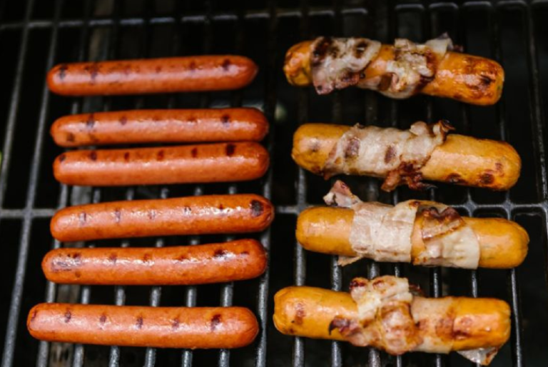 Estas son las salchichas que no debemos comer según Profeco