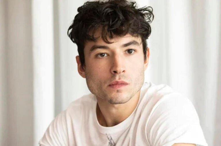 Ezra Miller se somete a tratamiento de salud mental