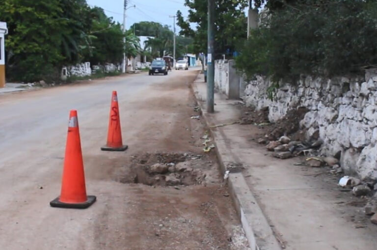 Alcaldesa de Seyé presume calles en su informe de gobierno, pero no las concluyó