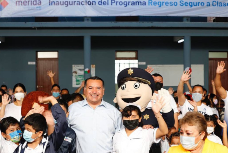 Renán Barrera promueve la prevención de las adicciones en escuelas de Mérida