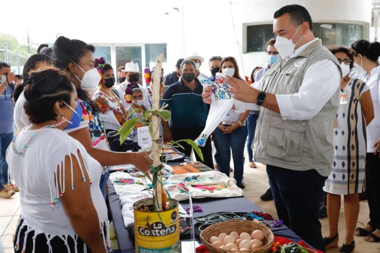 Renán Barrera traza estrategias conjuntas con las organizaciones civiles