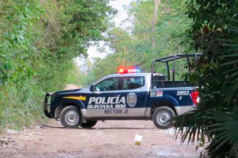 Hallan cuerpo embolsado en la cajuela de auto en tramo de la carretera vía corta a Mérida