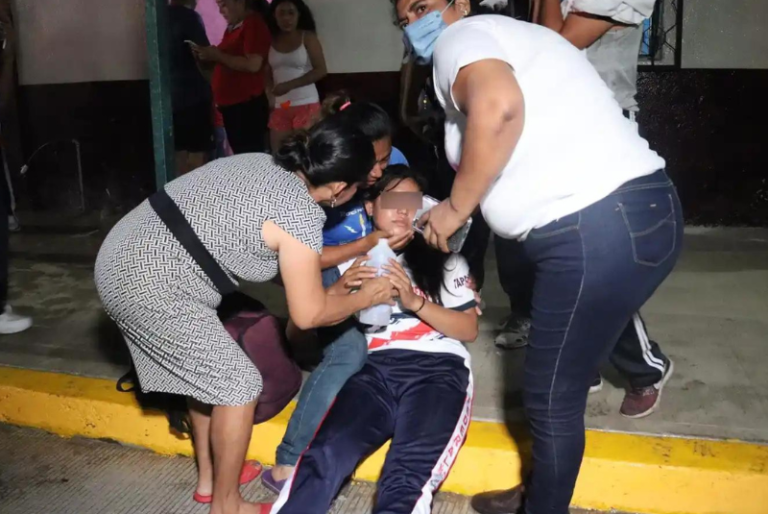 Hay un estudiante intubado grave, tras intoxicación en escuela secundaria de Chiapas