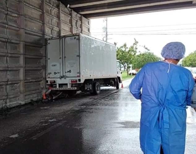 SEGUNDA MUERTE DE MOTOCICLISTA EN PERIFÉRICO EN UN DÍA; LO APLASTAN EN LA MÉRIDA-UMÁN.