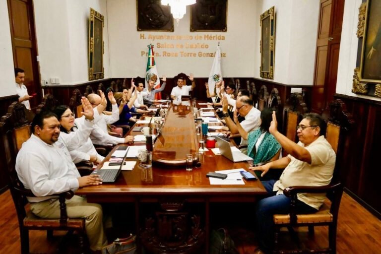 Renán Barrera Concha aprueba mayores acciones en favor de las familias yucatecas