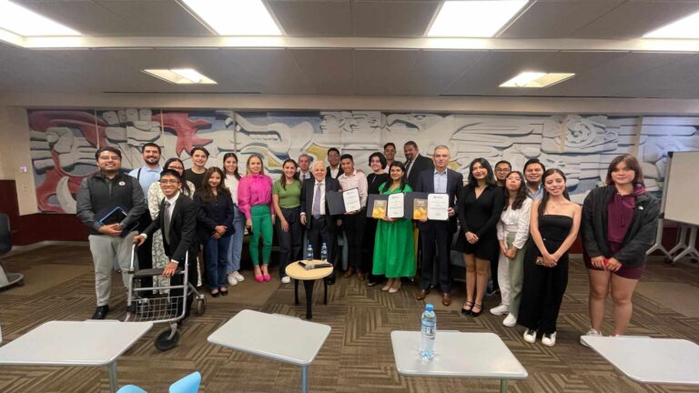 Urge mayor participación de la sociedad ante la incapacidad de los políticos de detener la corrupción e impunidad