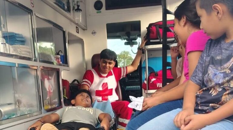 Cruz Roja Juventud fortalece la salud comunitaria con ferias educativas y actividades para familias yucatecas