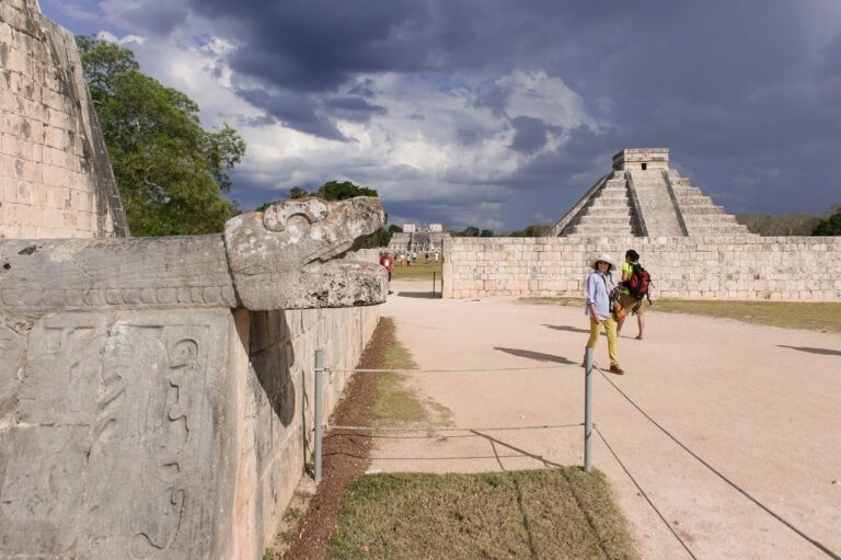 Chichén Itzá volverá a recibir visitantes tras acuerdo entre autoridades y artesanos