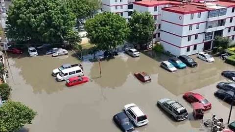 Vecinos de Los Reyes Ixtacala exigen solución tras severas inundaciones y fallas en cárcamo