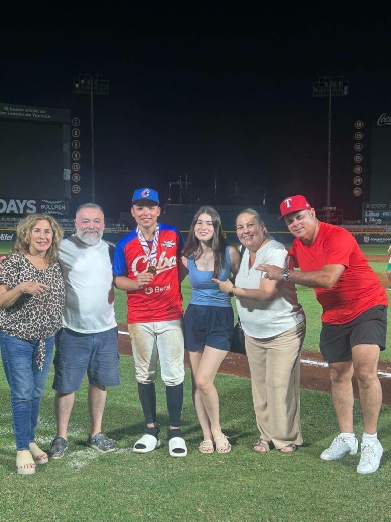 Joven beisbolista yucateco cumplirá el sueño americano tras conseguir beca universitaria en Miami