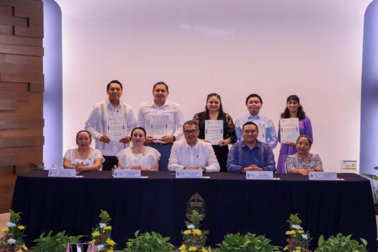 UADY fortalece al sector salud con la graduación de 47 nuevos especialistas en Enfermería y Salud Pública