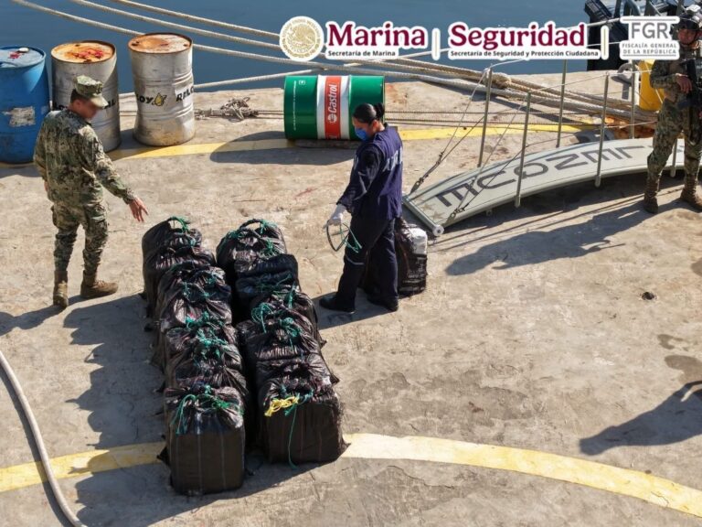 Decomisan más de una tonelada y media de presunta cocaína en el Pacífico; detienen a cinco personas