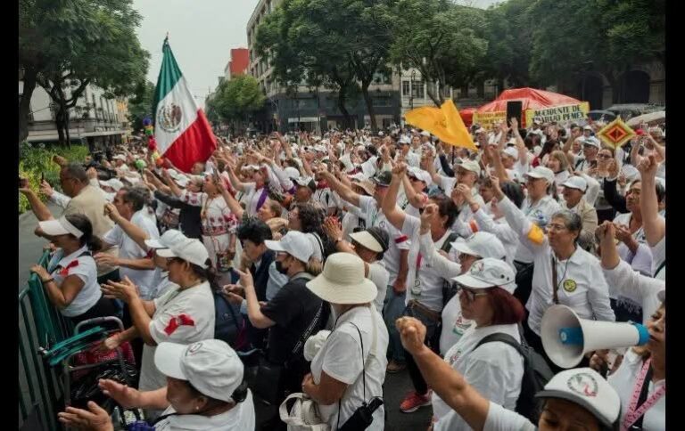 Médicos del IMSS convocan a marcha nacional el 14 de octubre; advierten posible huelga de hambre